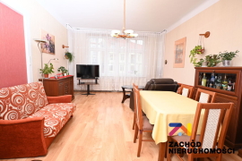 Całe piętro w kamienicy w centrum miasta